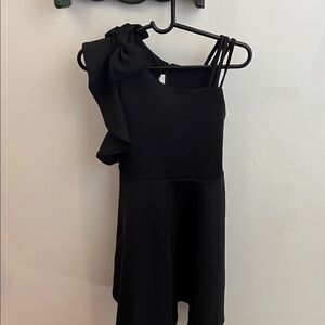 Elegant Black One-Shoulder Dress
